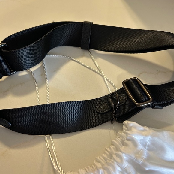 New in box Coach small sling. Not from outlet! - Picture 5 of 7
